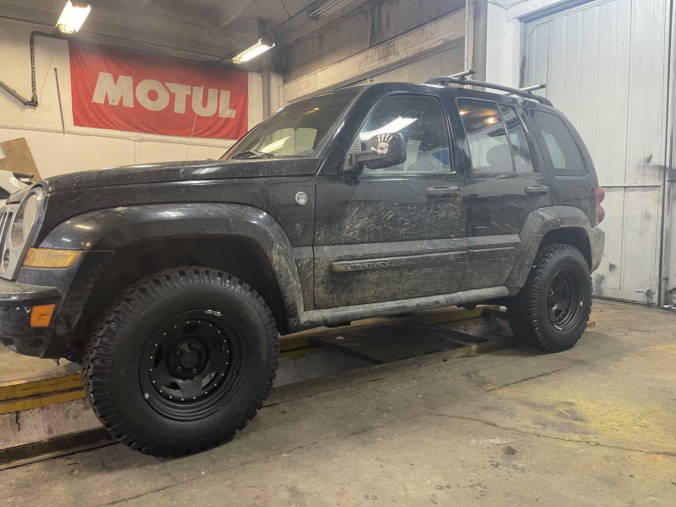 FELGI STALOWE CZARNY MAT 16X8 5X114,3 ET-10 JEEP CHEROKE - Image 5