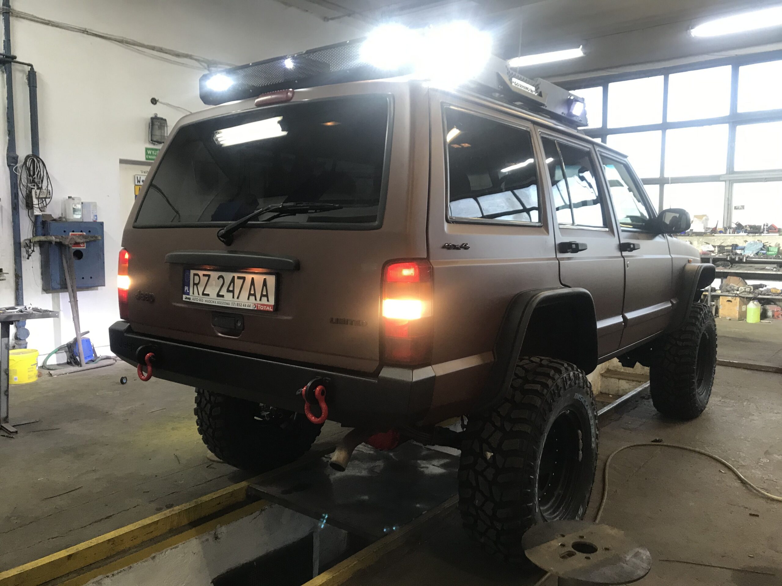 Cherokee XJ 1998-2001 poliftowy