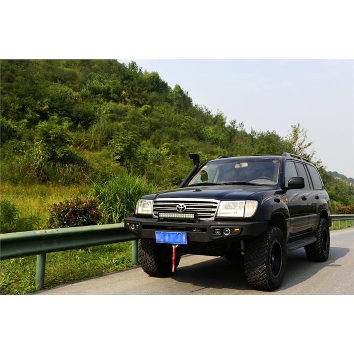 ZDERZAK PRZEDNI TOYOTA LC100