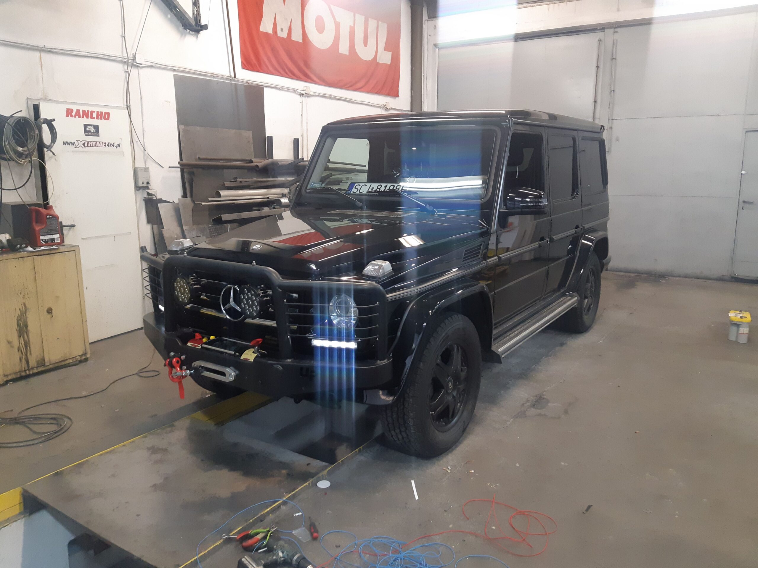 Zderzak przedni stalowy Mercedes Gelenda - obrazek 2