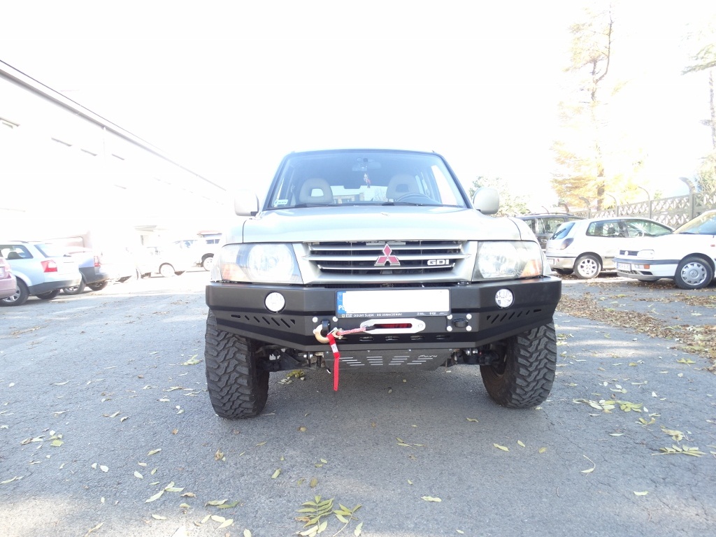 Zderzak stalowy przedni do Mitsubishi Pajero 4