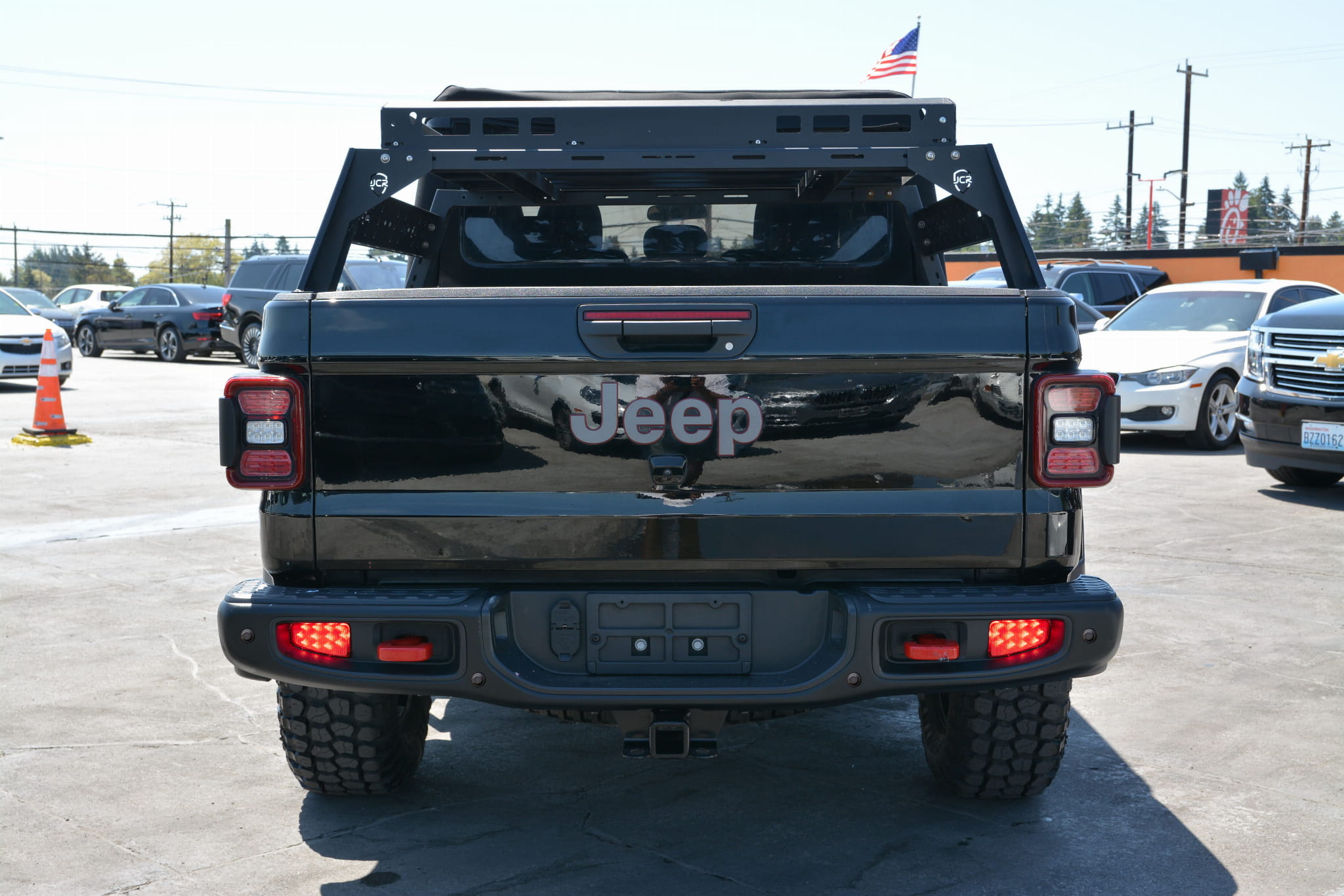 Zderzak tylny z oświetleniem LED Jeep Gladiator JT 2020+ - Image 3
