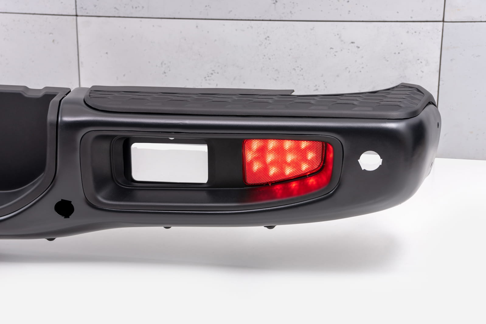 Zderzak tylny z oświetleniem LED Jeep Gladiator JT 2020+ - Image 7