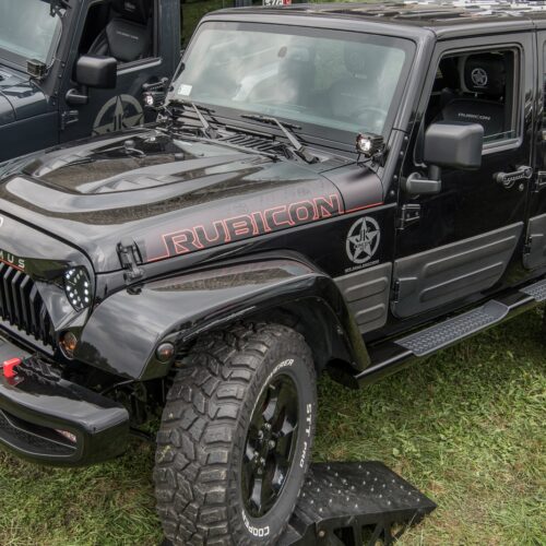ZAPIECIA MASKI PLASTIK JEEP WRANGLER JK