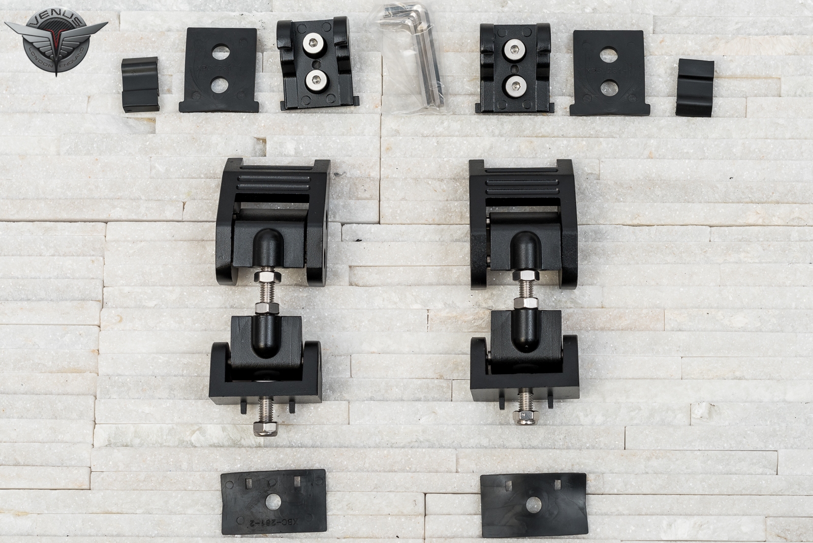 ALUMINIOWE BOCZNE ZAMKNIECIE MASKI JEEP WRANGLER JK
