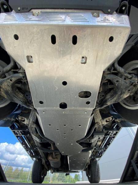 Komplet 2 aluminiowych płyt osłonowych do Toyota LC150