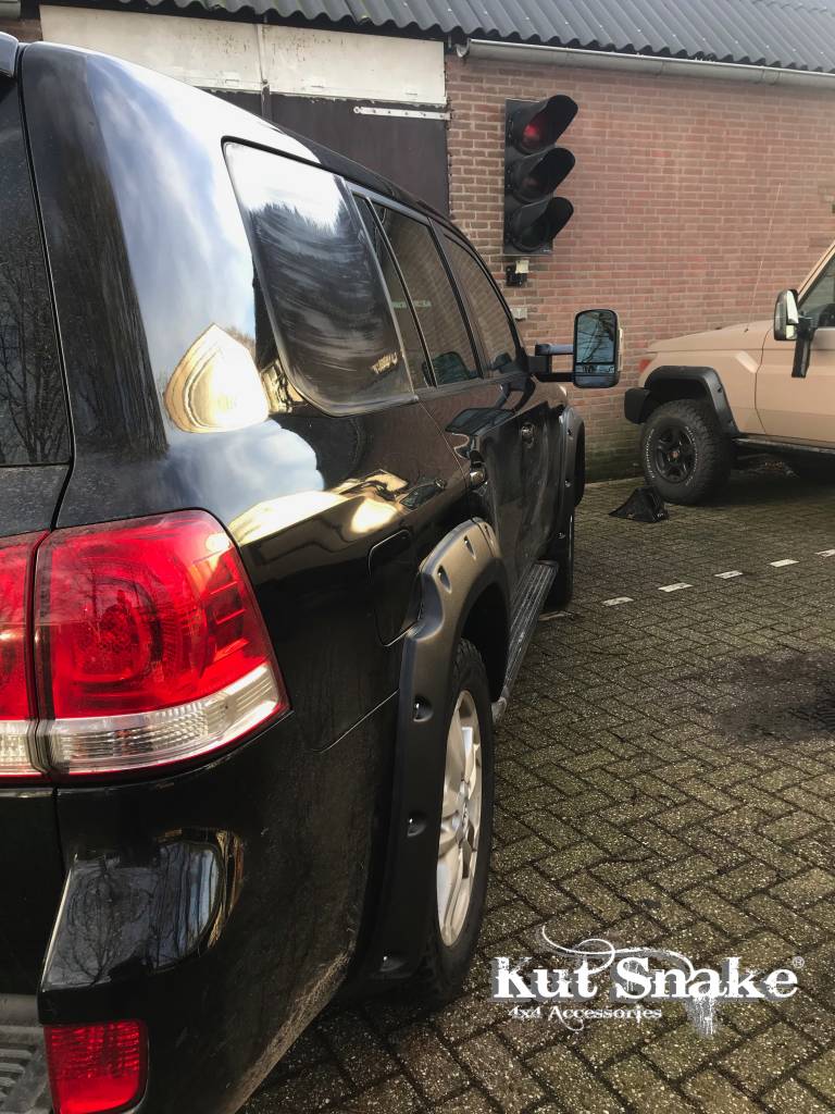 Poszerzenia błotników Toyota Land Cruiser 200 - obrazek 4