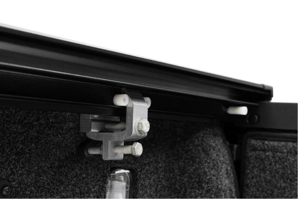 Roleta aluminiowa RETRAX PRO XR, pokrywa skrzyni ładunkowej 5'7" Dodge RAM 1500 2019+ - Image 10