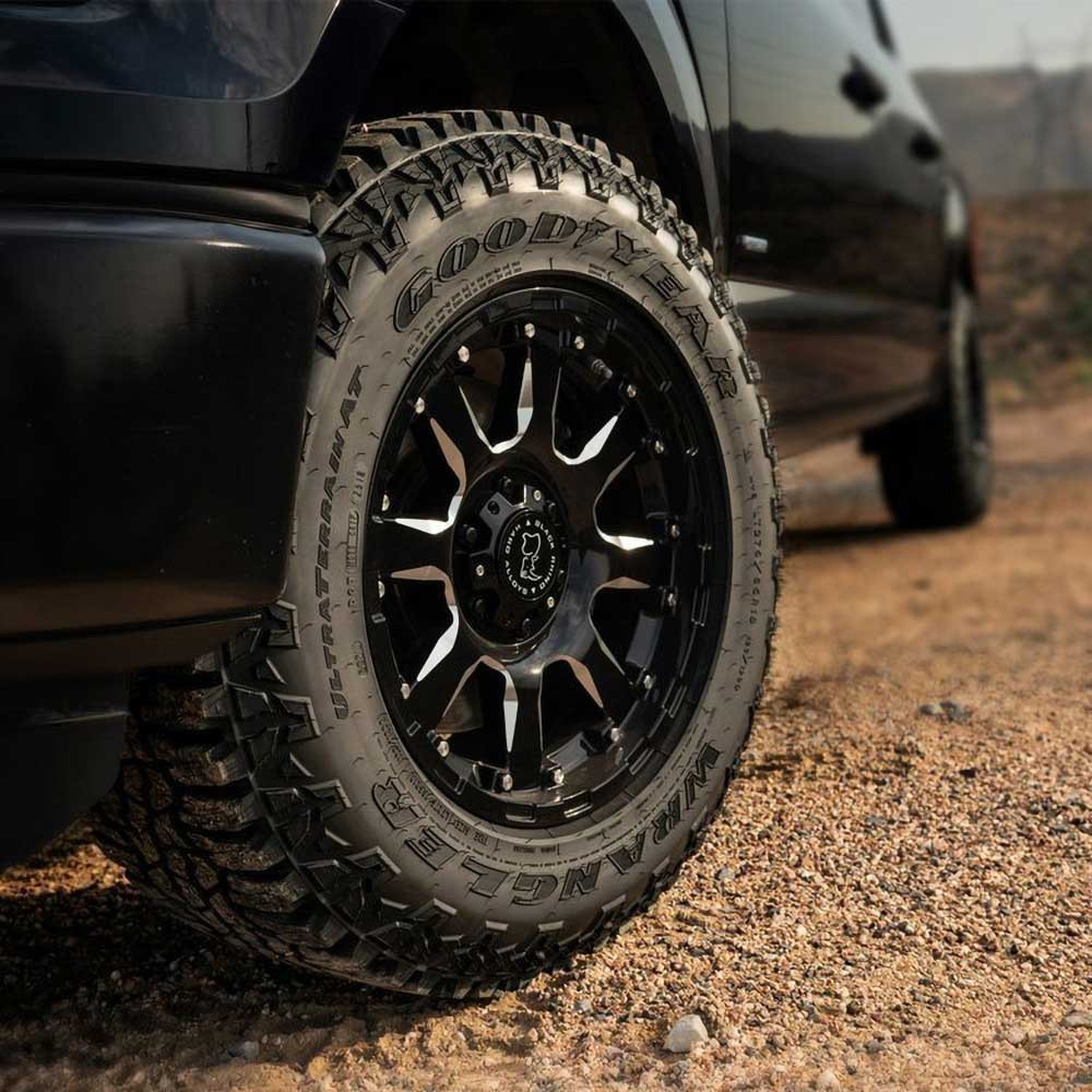 Felga aluminiowa Gloss Black Milled Sierra Black Rhino - obrazek 4