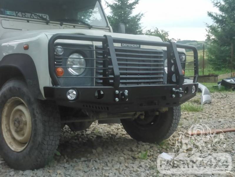 ZDERZAK PRZÓD Z BULLBAREM LAND ROVER DEFENDER 110