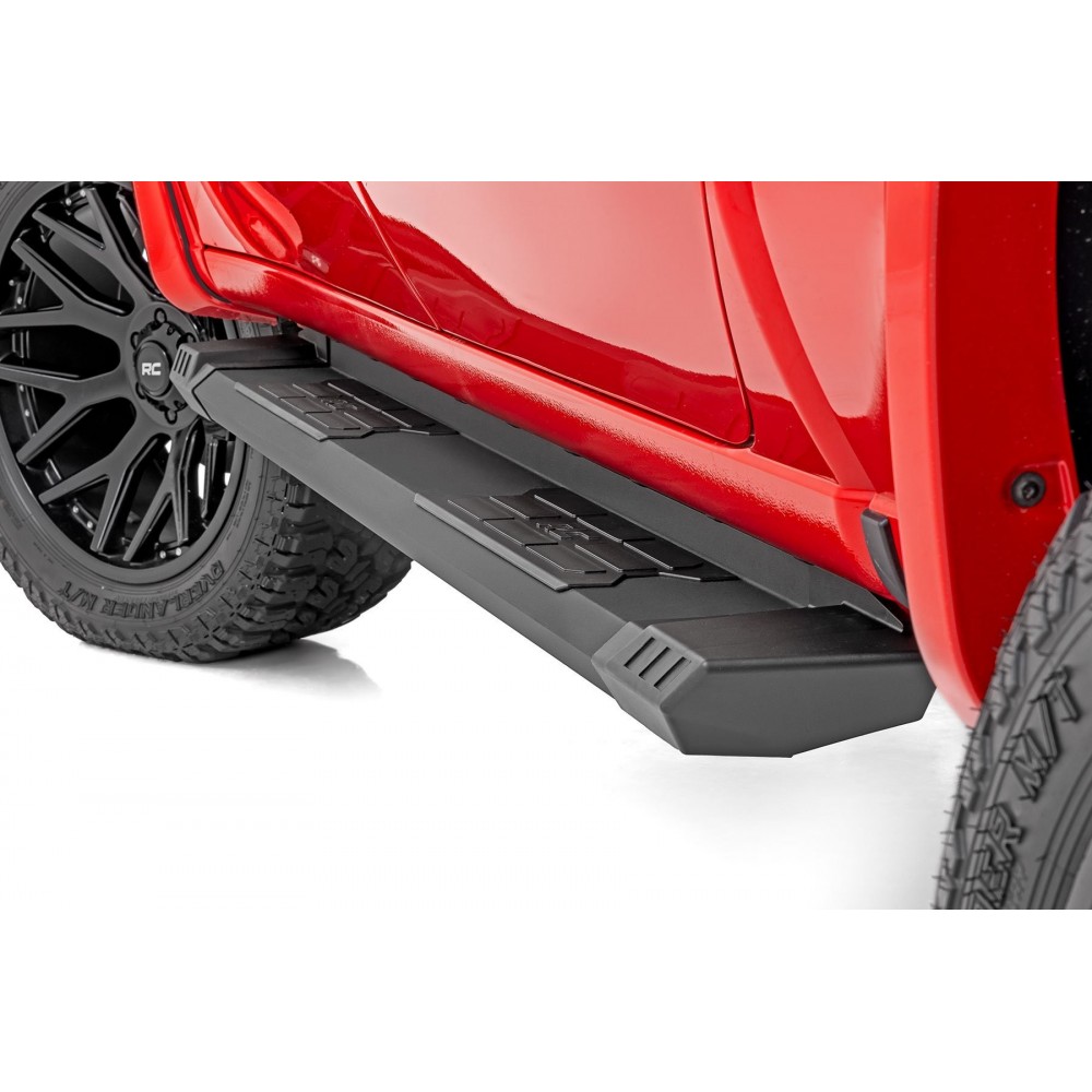 Progi, stopnie boczne aluminiowe Rough Country HD2 Crew Cab