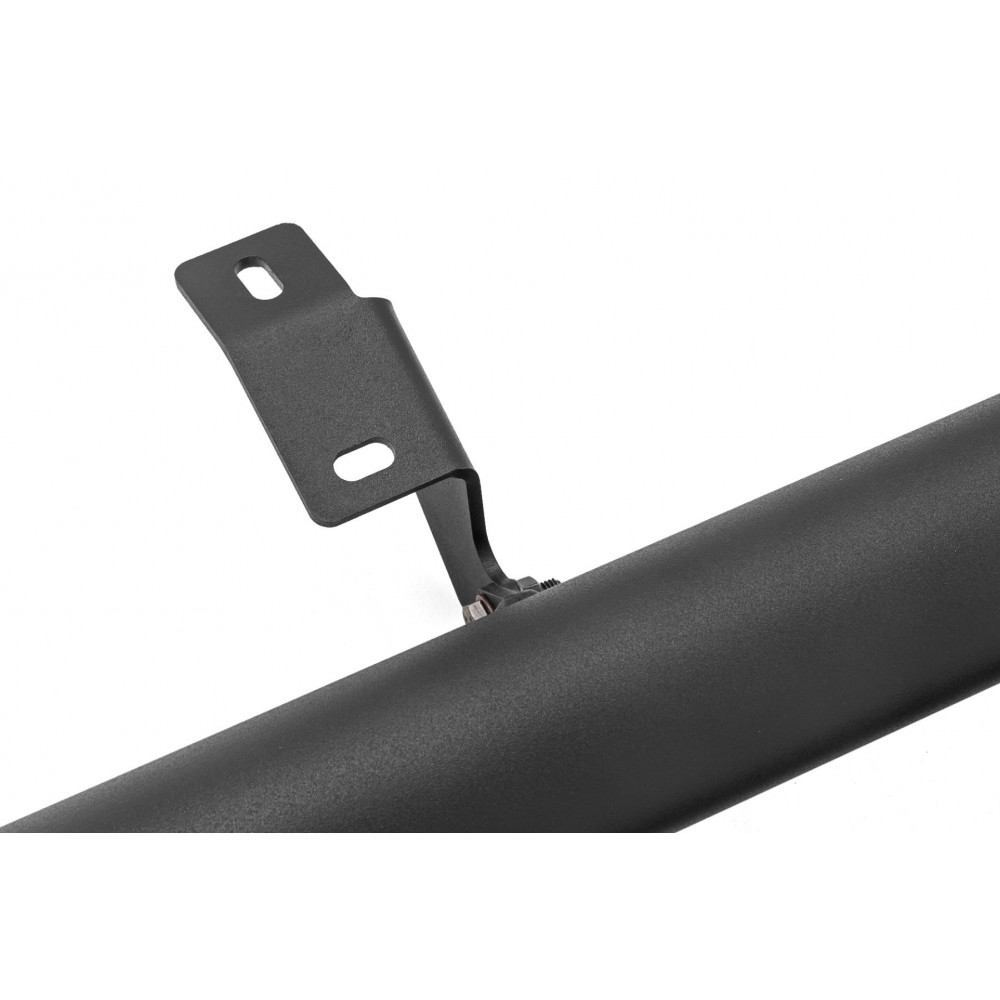 Progi, stopnie boczne czarne Rough Country Nerf Steps Double Cab - Image 6