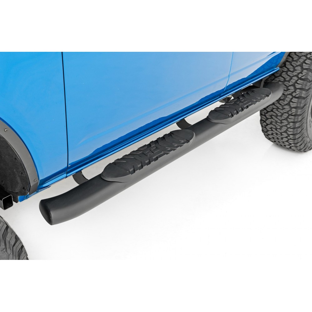 Progi, stopnie boczne czarne Rough Country Oval Nerf Steps - obrazek 2