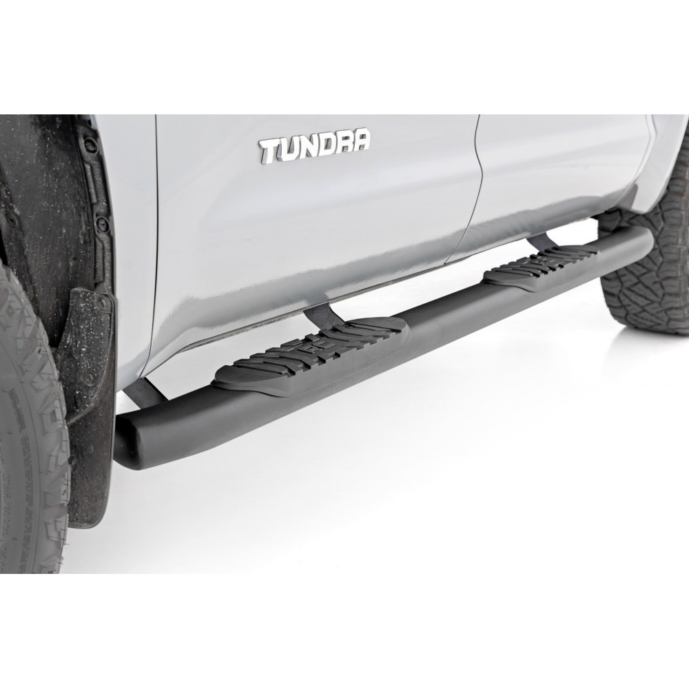 Progi, stopnie boczne czarne Rough Country Oval Nerf Steps Crew Cab - obrazek 3