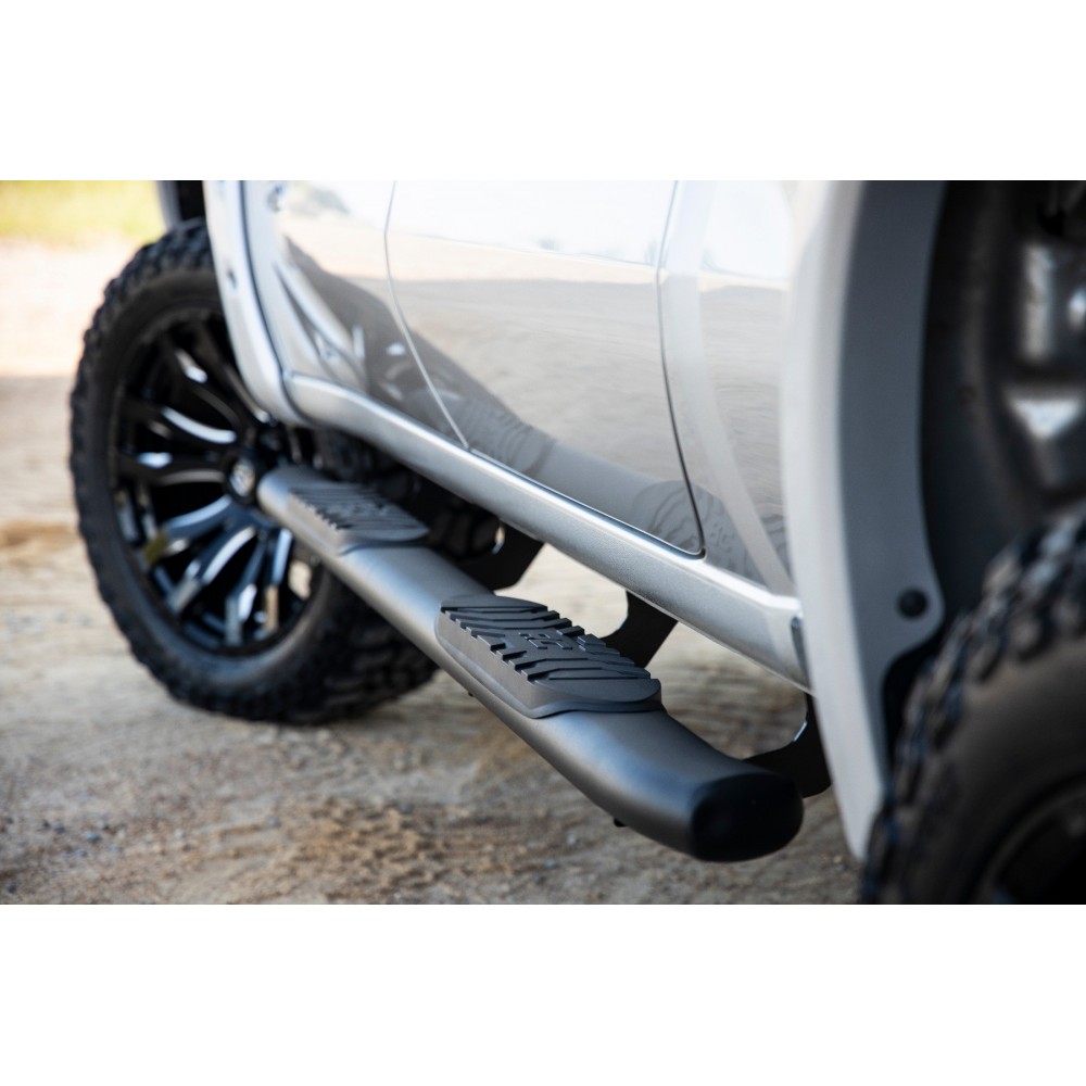Progi, stopnie boczne czarne Rough Country Oval Nerf Steps Crew Cab - Image 4