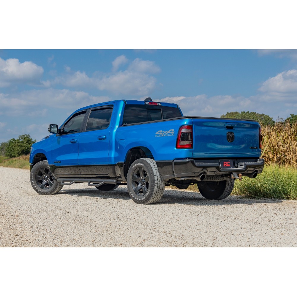 Progi, stopnie boczne Rough Country Nerf Steps - obrazek 9