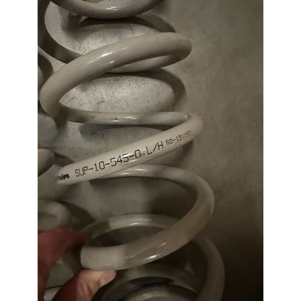 Sprężyny Light/Medium Duty tył Superior Engineering Lift 4" - obrazek 4