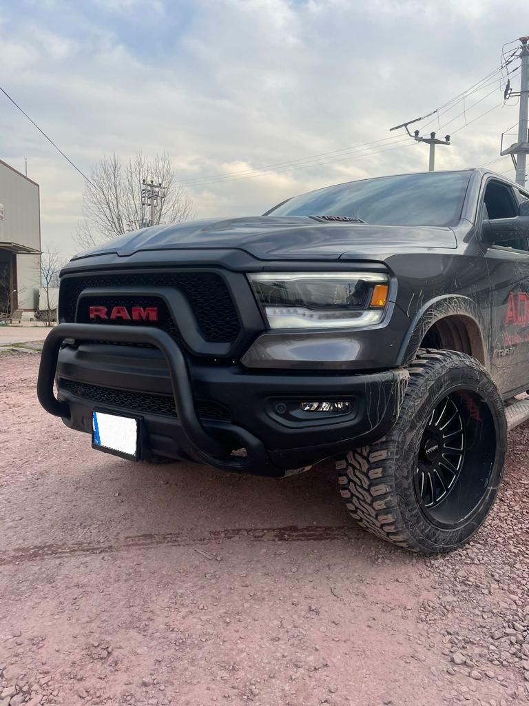 Orurowanie przednie BullBAR czarne Dodge RAM 1500 5th Gen 2019+ - obrazek 4