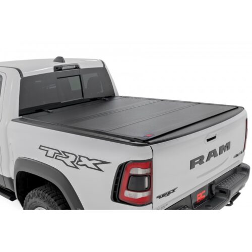 Twarda pokrywa paki tri-fold flip up Rough Country 6’4″