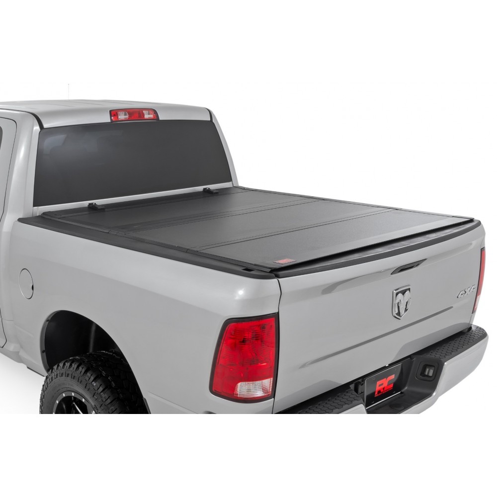 Twarda pokrywa paki tri-fold flip up Rough Country 6'4"