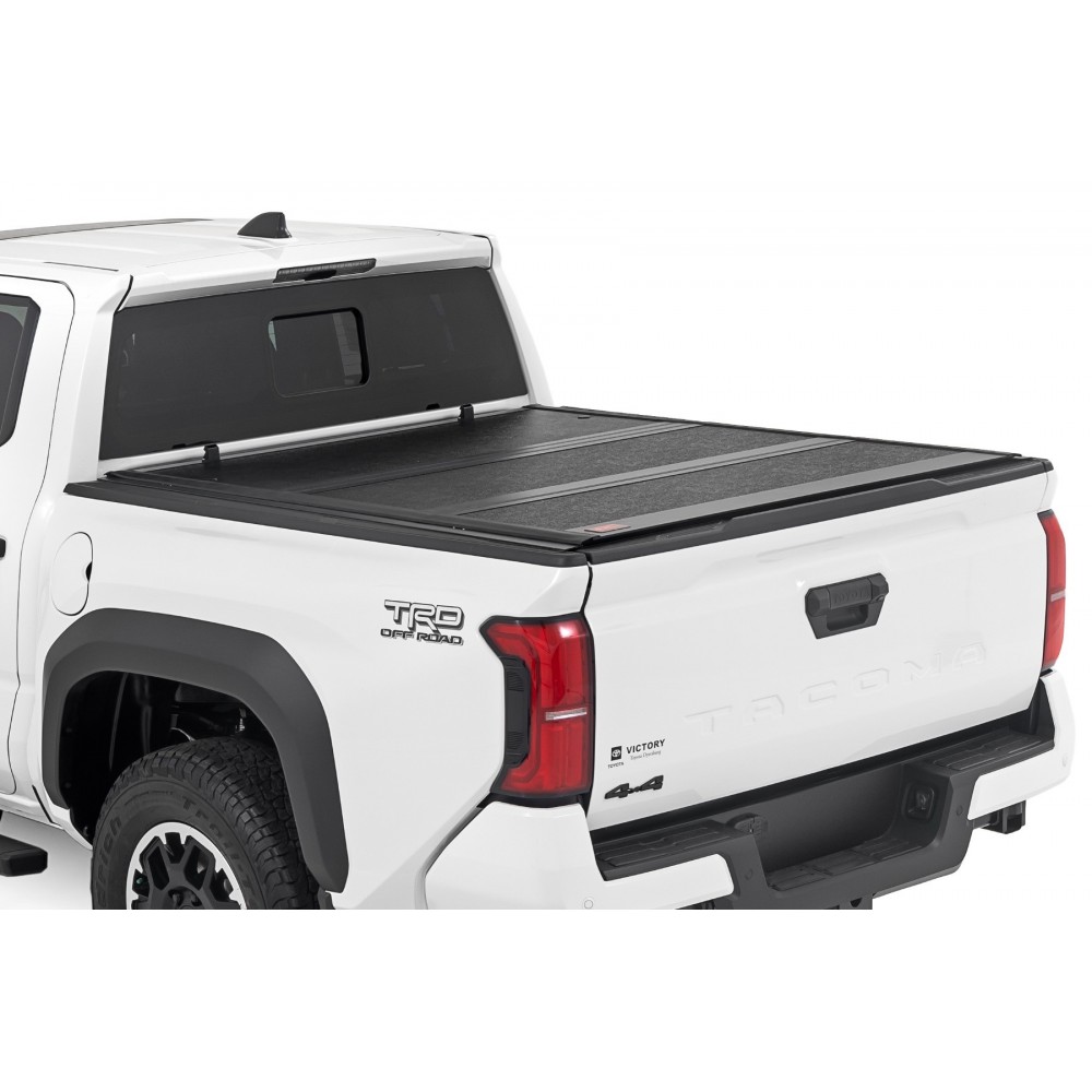 Twarda pokrywa paki tri-fold niski profil Rough Country 5'