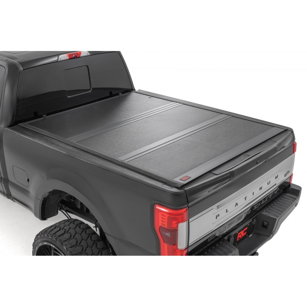 Twarda pokrywa paki tri-fold niski profil Rough Country 6'10"