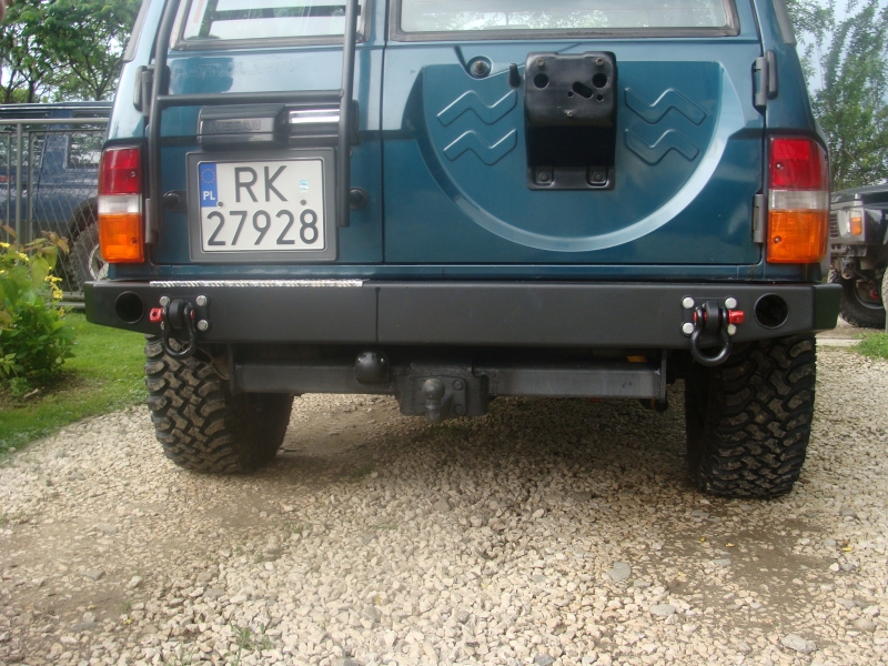 Zderzak stalowy tylny do samochodu Nissan Patrol Y60