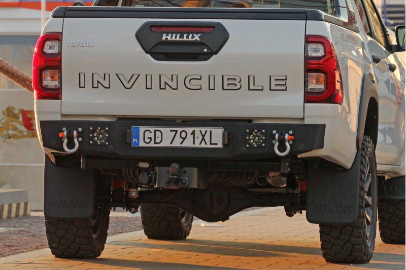 ZDERZAK TYLNY MORE4x4 TOYOTA HILUX REVO